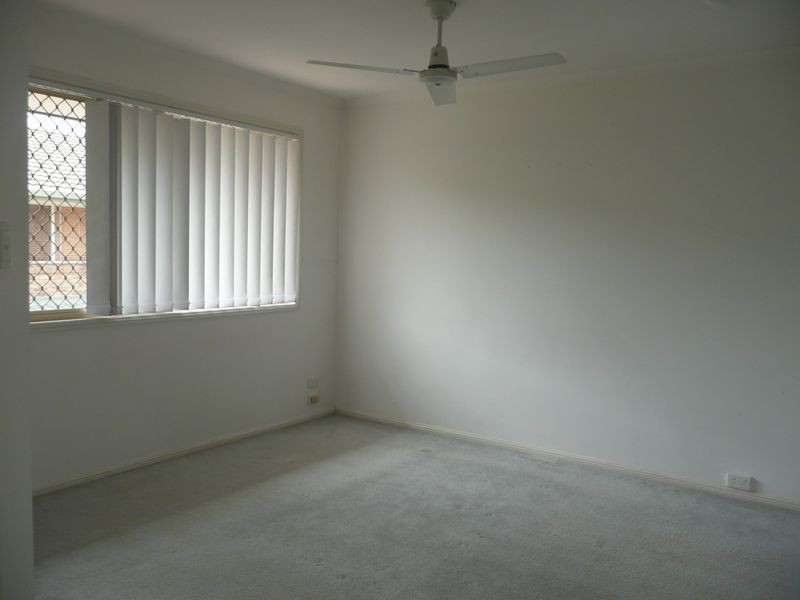 2/18 Bottlewood Court, Burleigh Waters QLD 4220