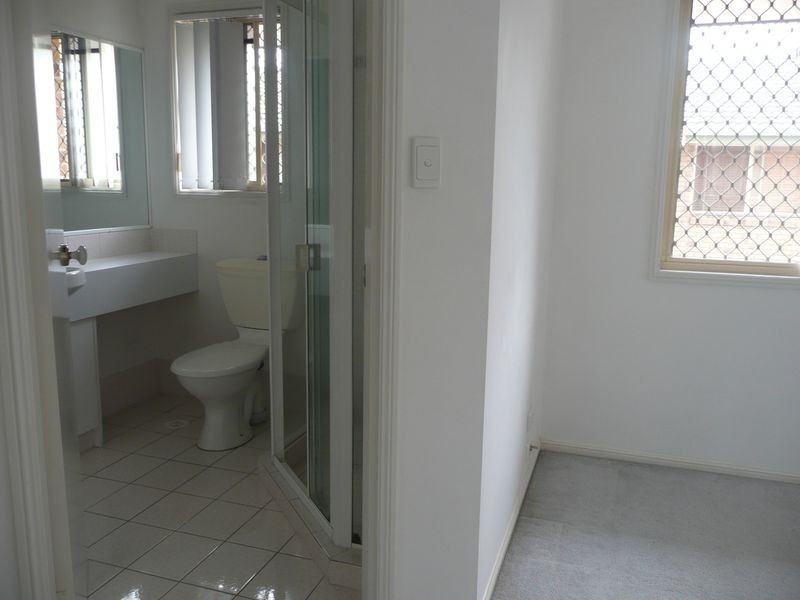 2/18 Bottlewood Court, Burleigh Waters QLD 4220