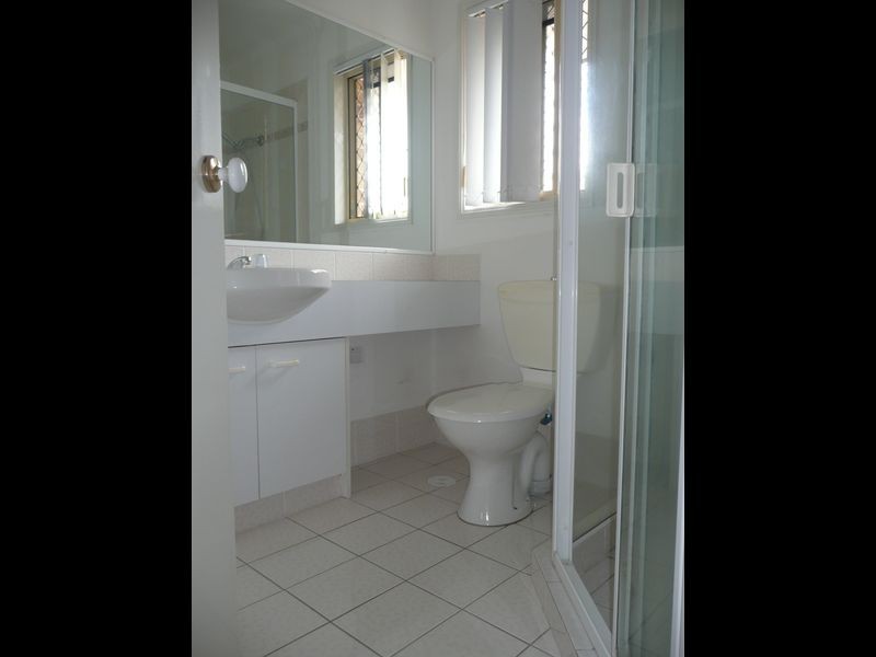 2/18 Bottlewood Court, Burleigh Waters QLD 4220