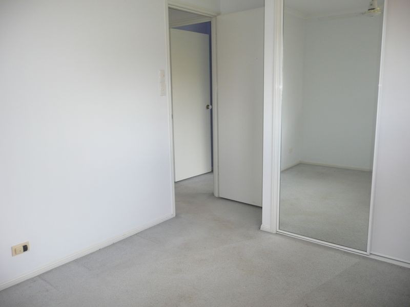 2/18 Bottlewood Court, Burleigh Waters QLD 4220