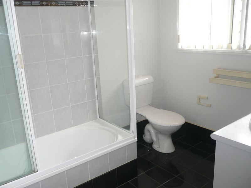 2/18 Bottlewood Court, Burleigh Waters QLD 4220