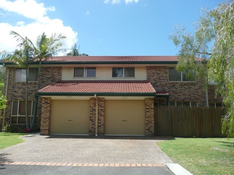 2/18 Bottlewood Court, Burleigh Waters QLD 4220