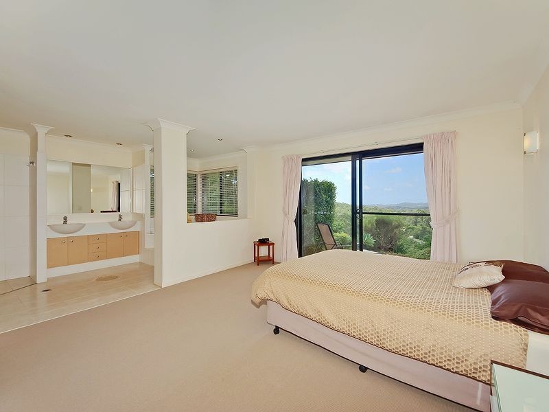 18 Wisteria Ct, Tallebudgera Valley QLD 4228