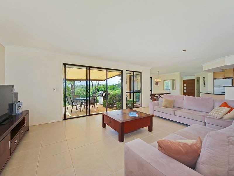 18 Wisteria Ct, Tallebudgera Valley QLD 4228