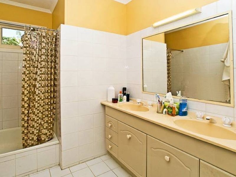 1/50 Albion Avenue, Miami QLD 4220