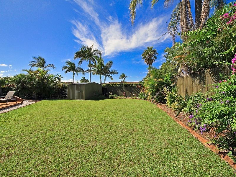 22 Whipbird Ct, Burleigh Waters QLD 4220