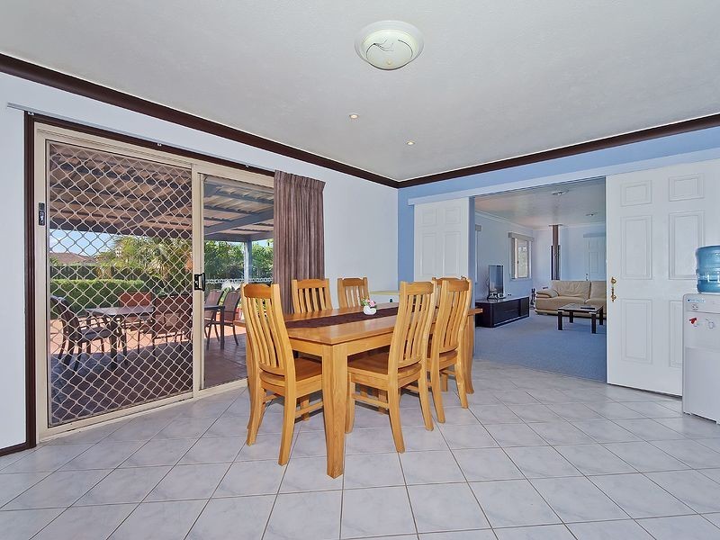 22 Whipbird Ct, Burleigh Waters QLD 4220