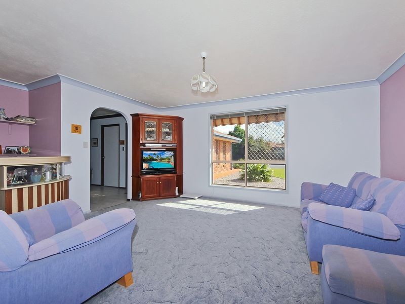 22 Whipbird Ct, Burleigh Waters QLD 4220