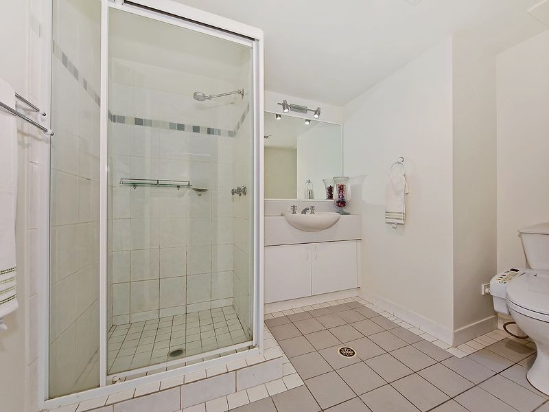 17/15 Santa Monica Road, Miami QLD 4220