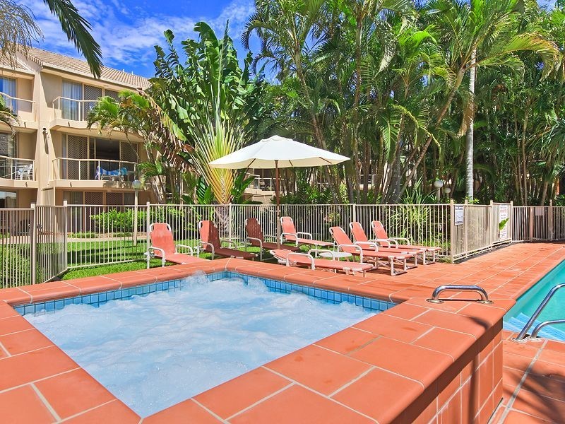 17/15 Santa Monica Road, Miami QLD 4220