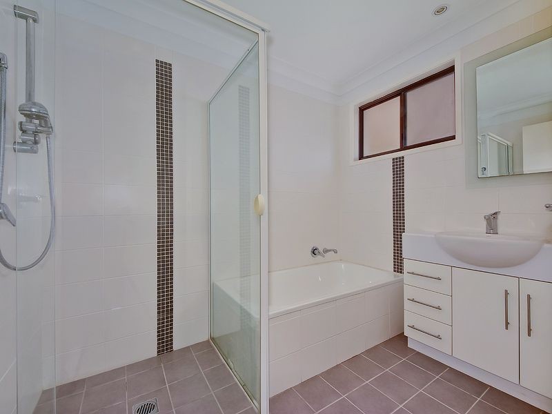 163 Benowa Road, Ashmore QLD 4214