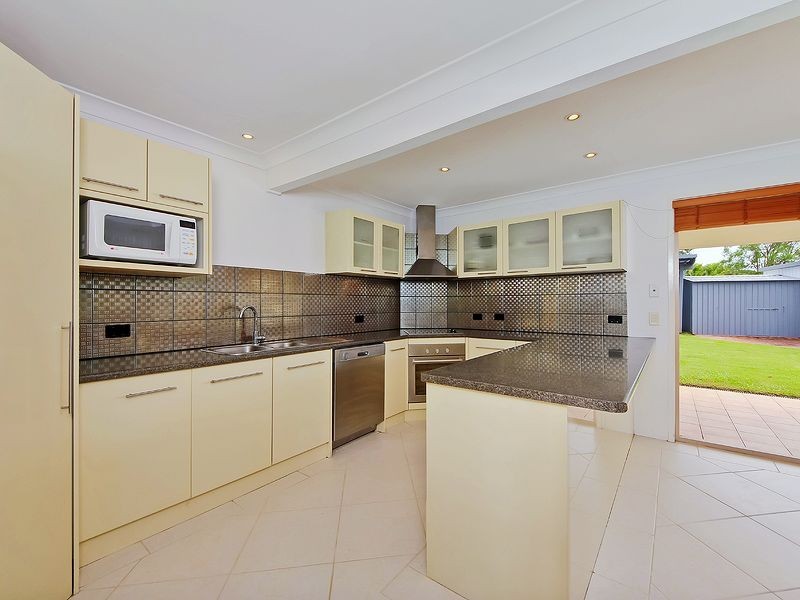 163 Benowa Road, Ashmore QLD 4214