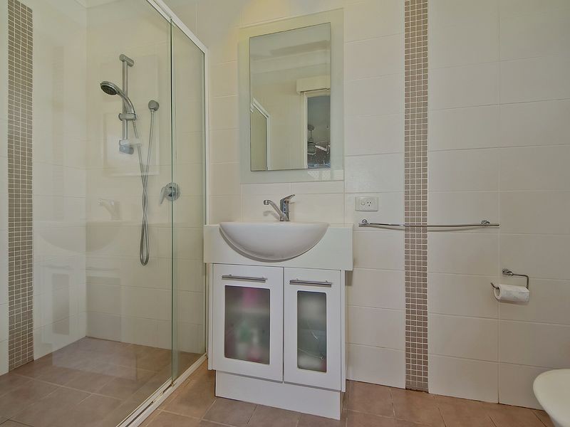 163 Benowa Road, Ashmore QLD 4214
