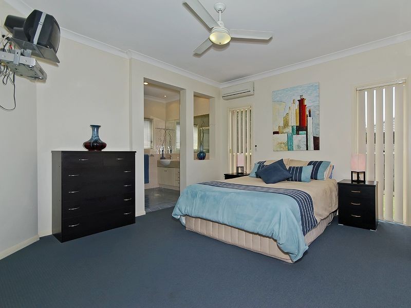 42 Gerona Circuit, Varsity Lakes QLD 4227