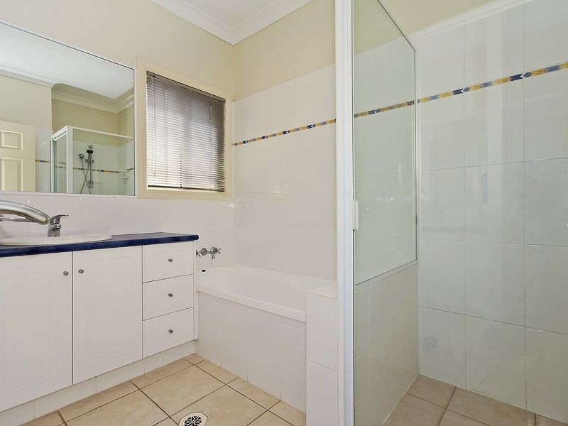 42 Gerona Circuit, Varsity Lakes QLD 4227