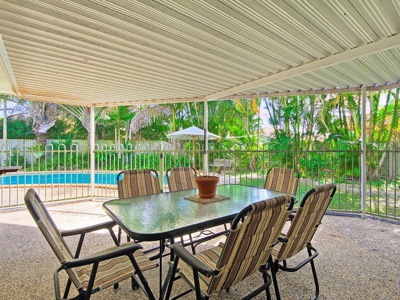 75 Honeyeater Dr, Burleigh Waters QLD 4220