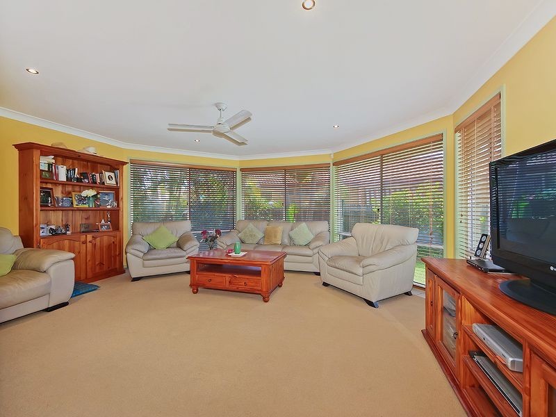 75 Honeyeater Dr, Burleigh Waters QLD 4220