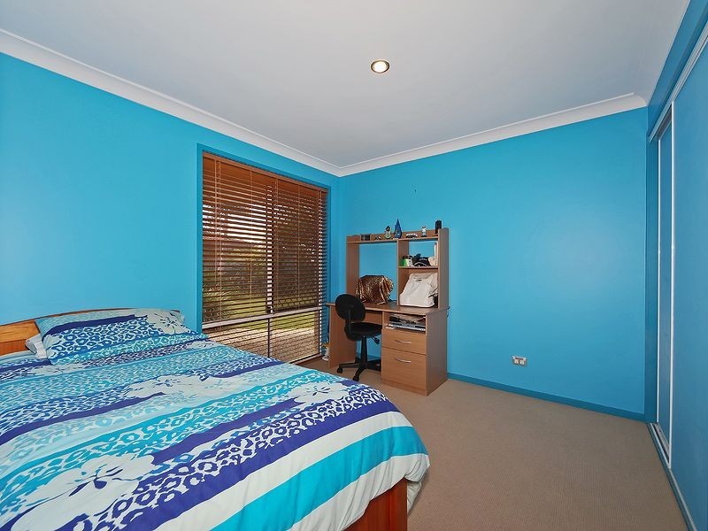 75 Honeyeater Dr, Burleigh Waters QLD 4220