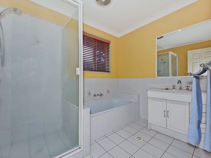 75 Honeyeater Dr, Burleigh Waters QLD 4220