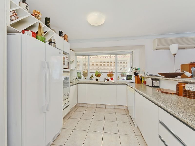 14 Bon Aire Court, Clear Island Waters QLD 4226