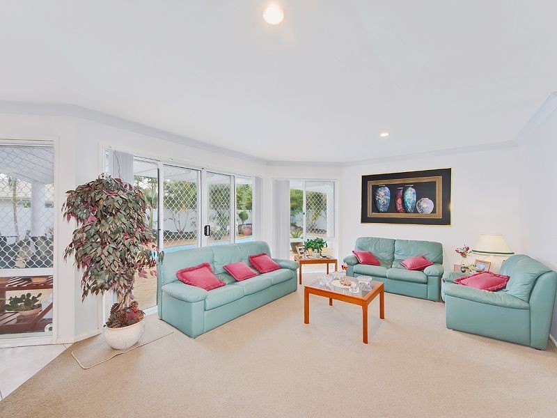 14 Bon Aire Court, Clear Island Waters QLD 4226