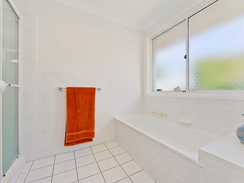 14 Bon Aire Court, Clear Island Waters QLD 4226