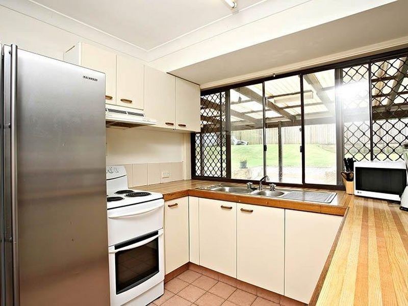 6 Bushtree Court, Burleigh Waters QLD 4220