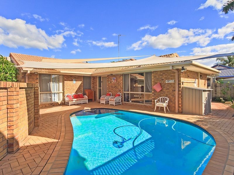 67 Dunlin Dr, Burleigh Waters QLD 4220