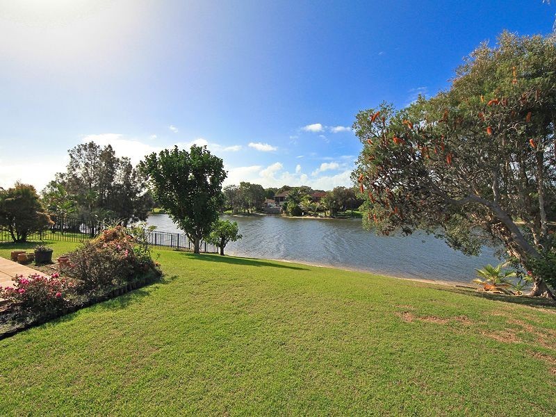 48 Dunlin Dr, Burleigh Waters QLD 4220