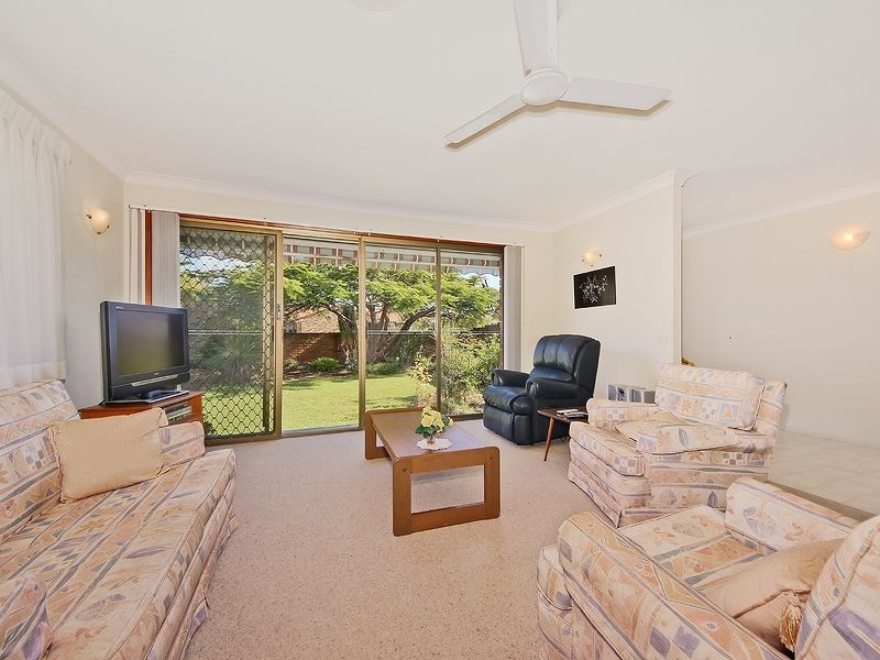 48 Dunlin Dr, Burleigh Waters QLD 4220