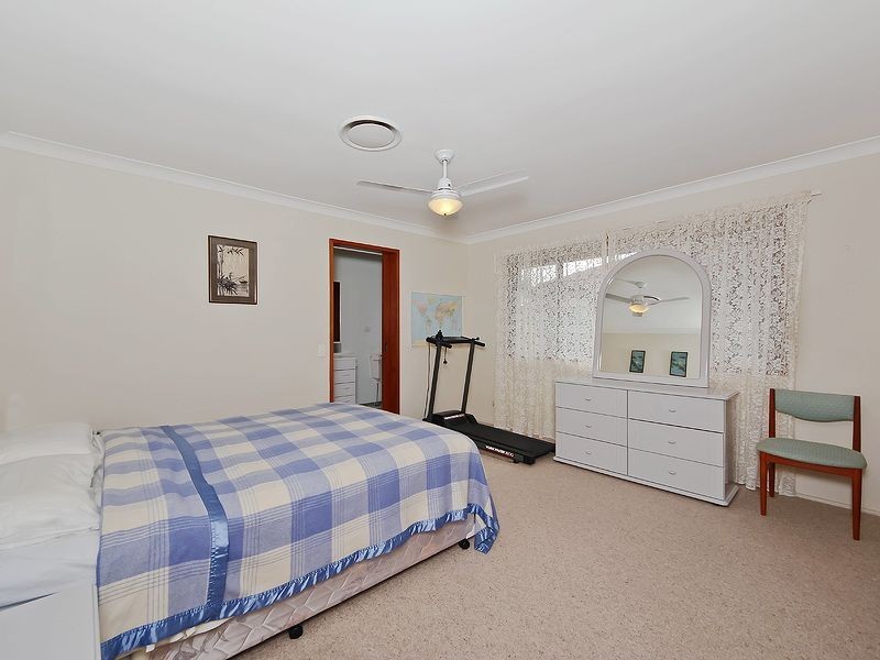48 Dunlin Dr, Burleigh Waters QLD 4220