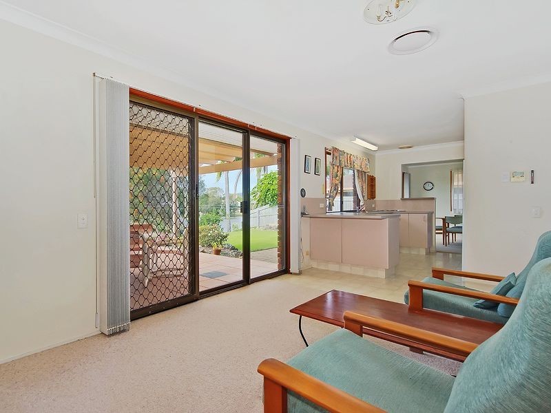 48 Dunlin Dr, Burleigh Waters QLD 4220