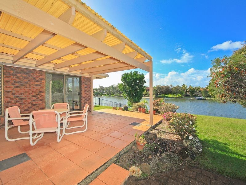 48 Dunlin Dr, Burleigh Waters QLD 4220