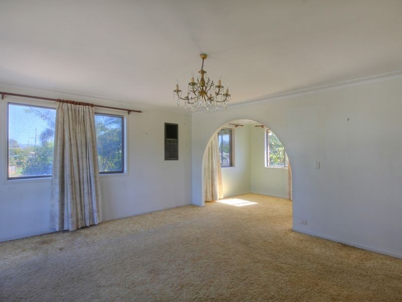 89 Burleigh St, Burleigh Waters QLD 4220