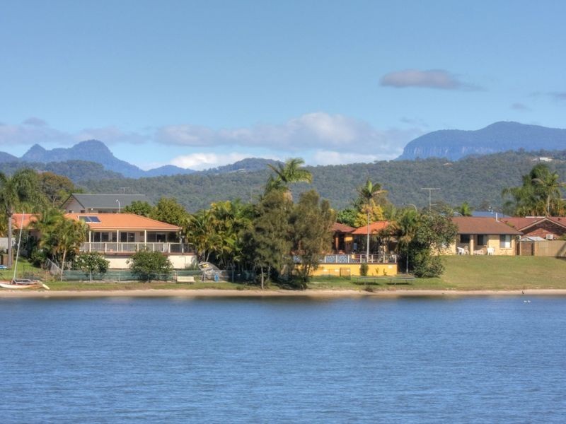 89 Burleigh St, Burleigh Waters QLD 4220