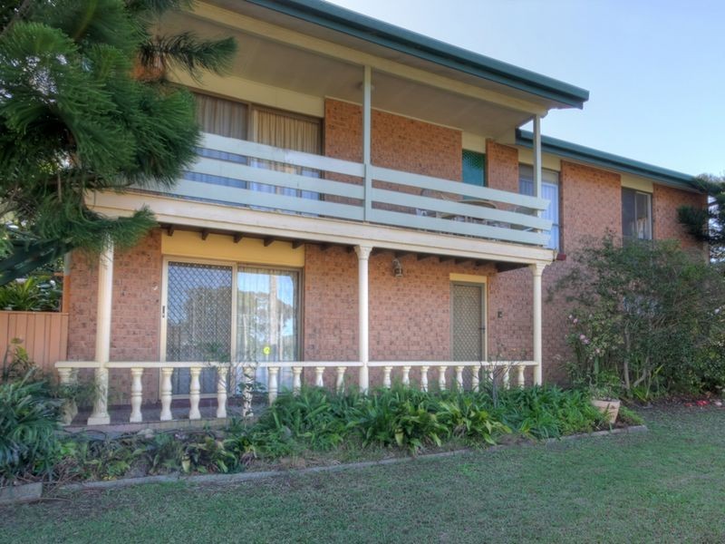 89 Burleigh St, Burleigh Waters QLD 4220