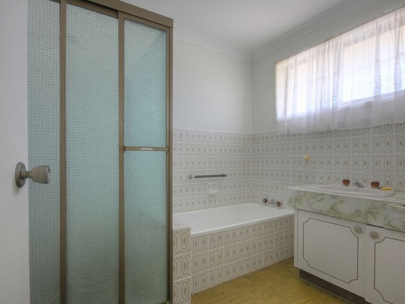 89 Burleigh St, Burleigh Waters QLD 4220