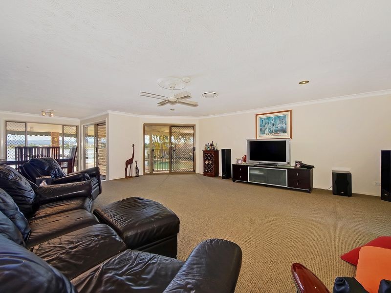 35 Pintail Cr, Burleigh Waters QLD 4220