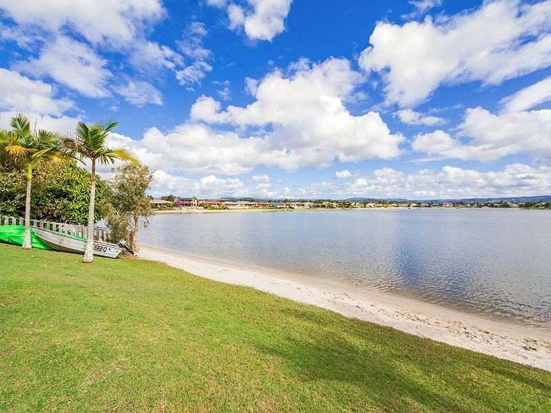 35 Pintail Cr, Burleigh Waters QLD 4220