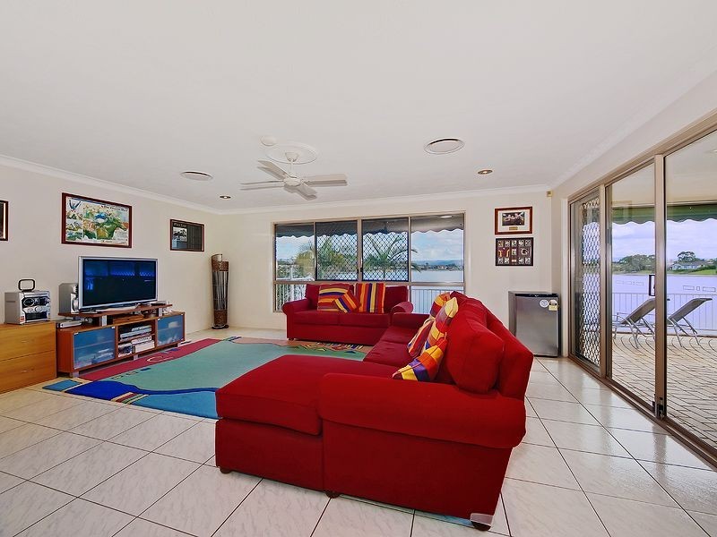 35 Pintail Cr, Burleigh Waters QLD 4220