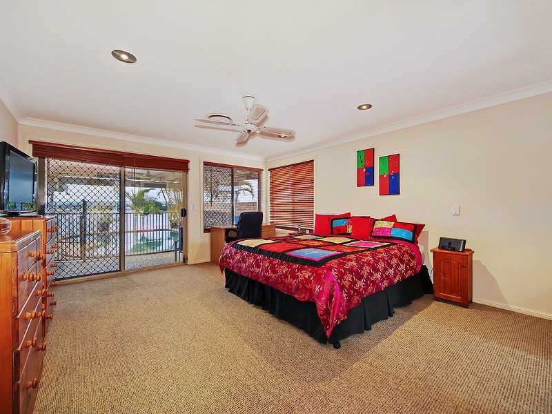 35 Pintail Cr, Burleigh Waters QLD 4220