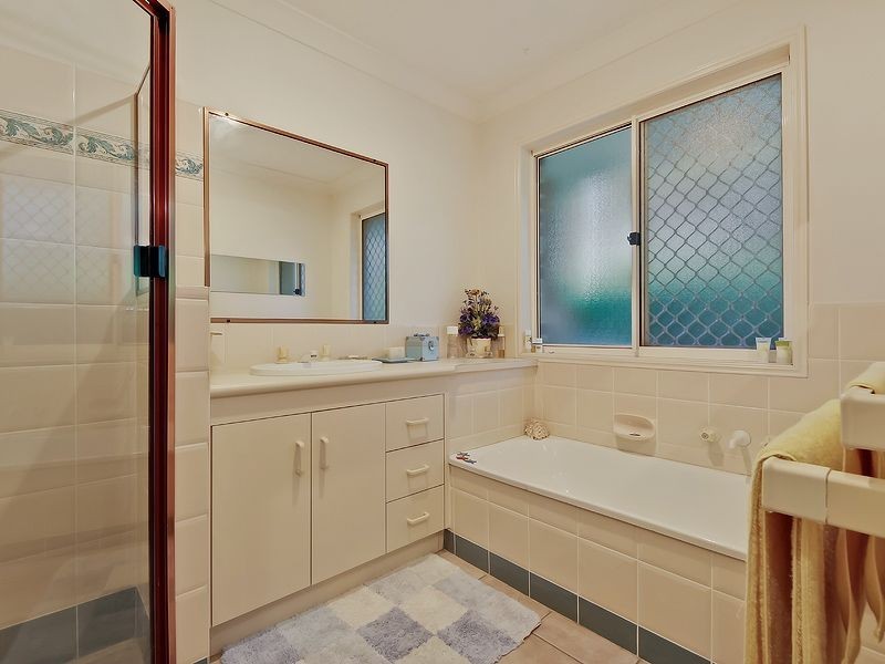 12 Woollahra Court, Varsity Lakes QLD 4227