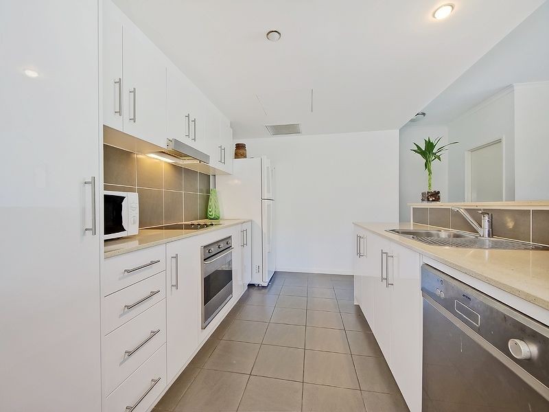2014/1 Ocean Street, Burleigh Heads QLD 4220
