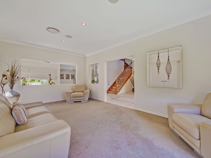 2 Giardino Lane, Varsity Lakes QLD 4227
