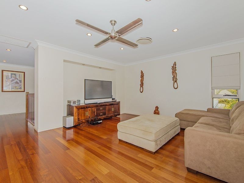 2 Giardino Lane, Varsity Lakes QLD 4227
