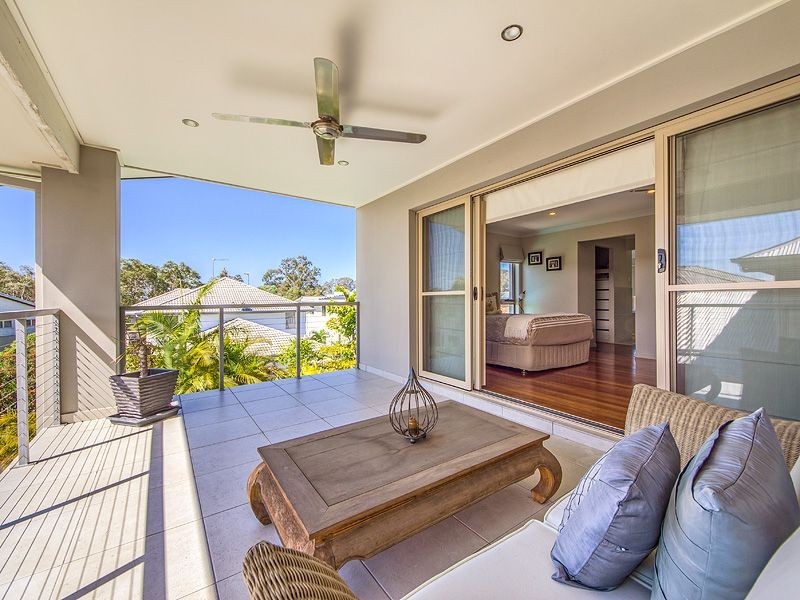 2 Giardino Lane, Varsity Lakes QLD 4227