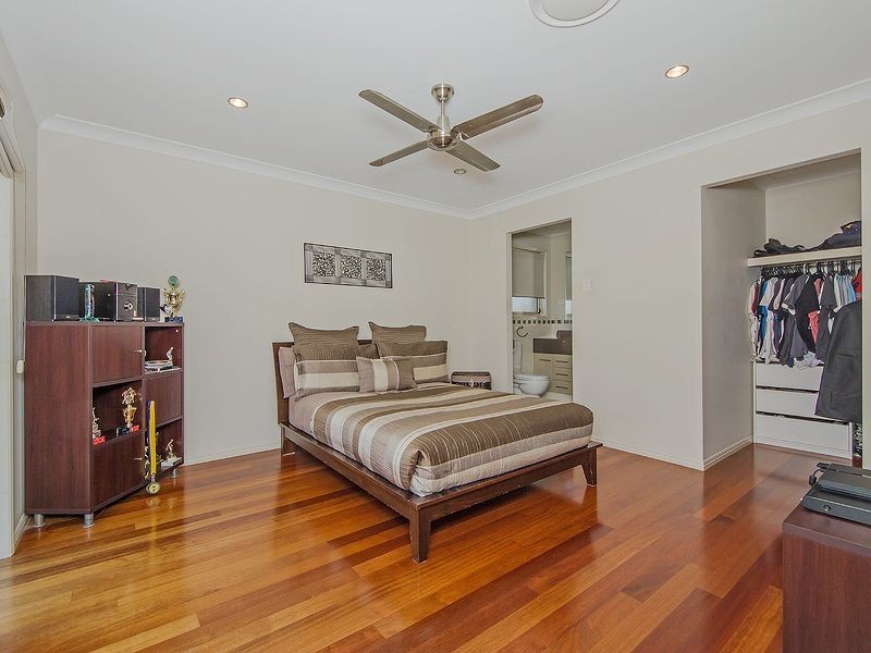 2 Giardino Lane, Varsity Lakes QLD 4227