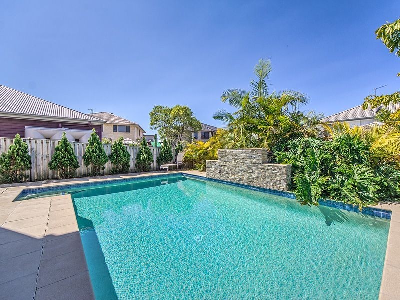 2 Giardino Lane, Varsity Lakes QLD 4227