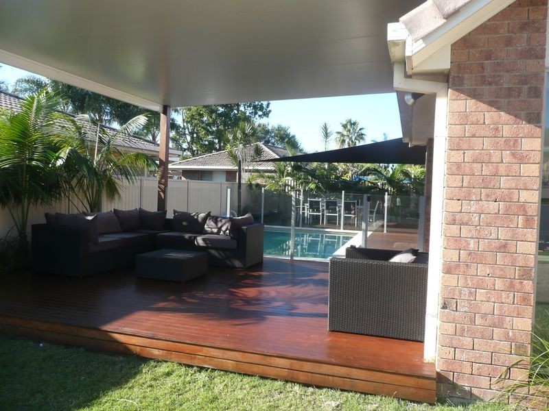 8 Cuckoo Cr, Burleigh Waters QLD 4220