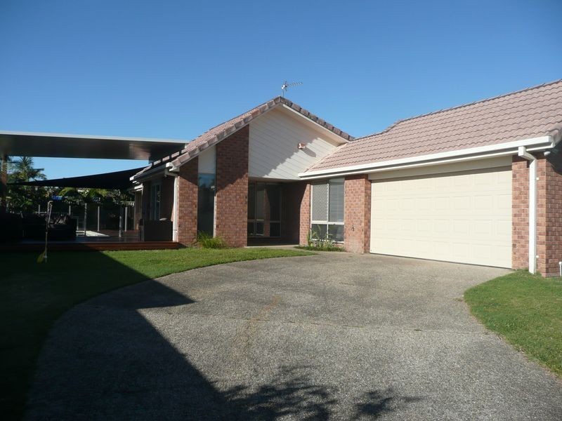 8 Cuckoo Cr, Burleigh Waters QLD 4220